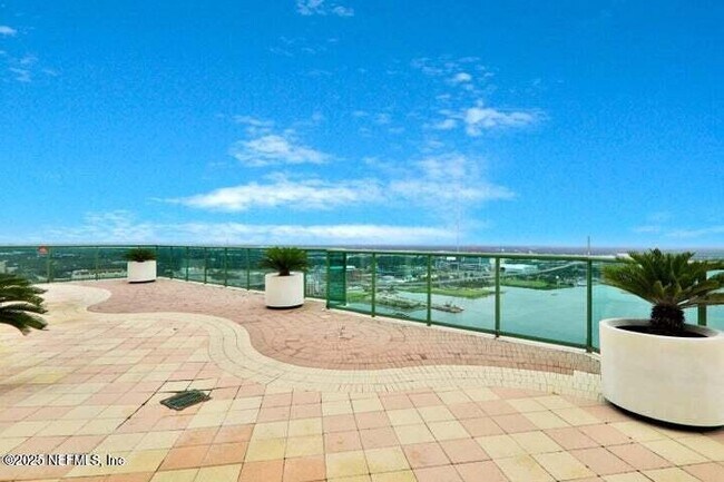 Building Photo - 1431 Riverplace Blvd