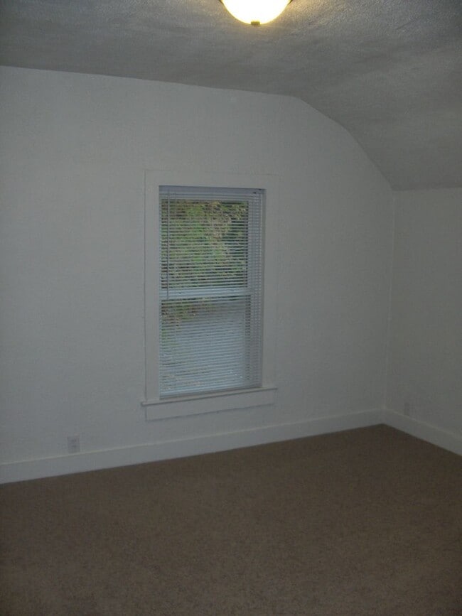 Building Photo - 826 W Elsie St