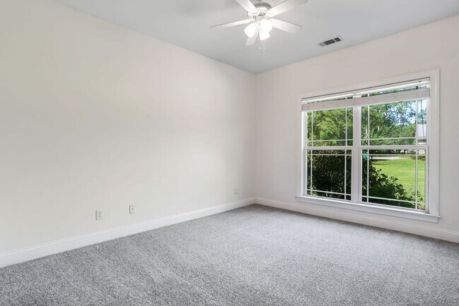 Building Photo - 829 Nease Rd