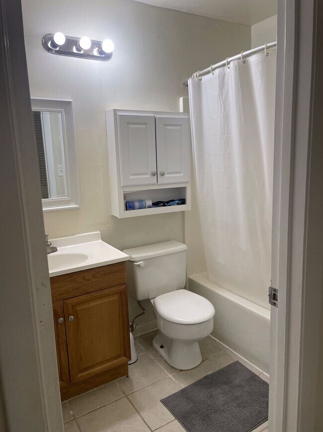 Building Photo - UT - 1210-A