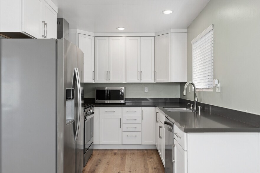 Sunny Remodeled Kitchen - 130 Avenida Algodon