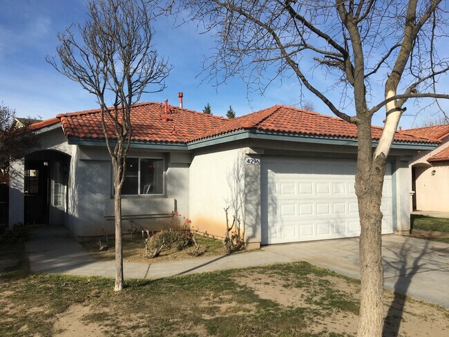 Building Photo - Charming Single-Family Home For Rent!