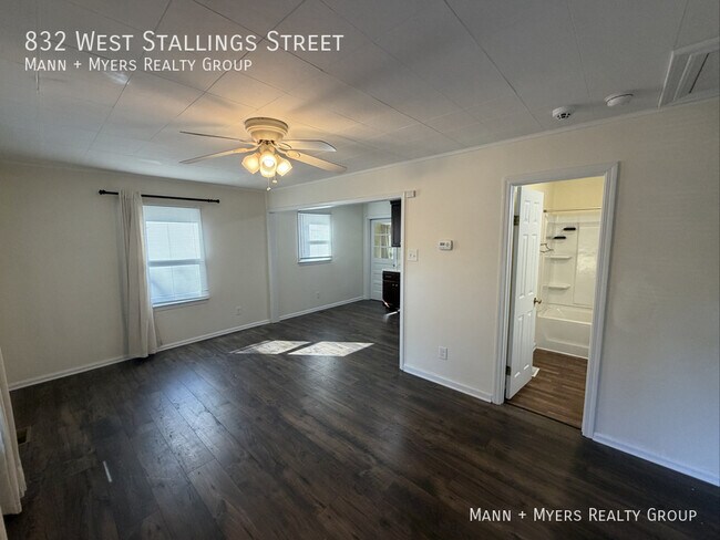 Building Photo - 832 W Stallings St