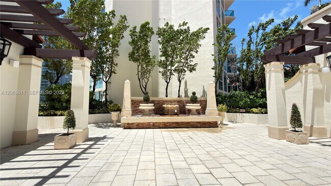 Building Photo - 150 Sunny Isles Blvd
