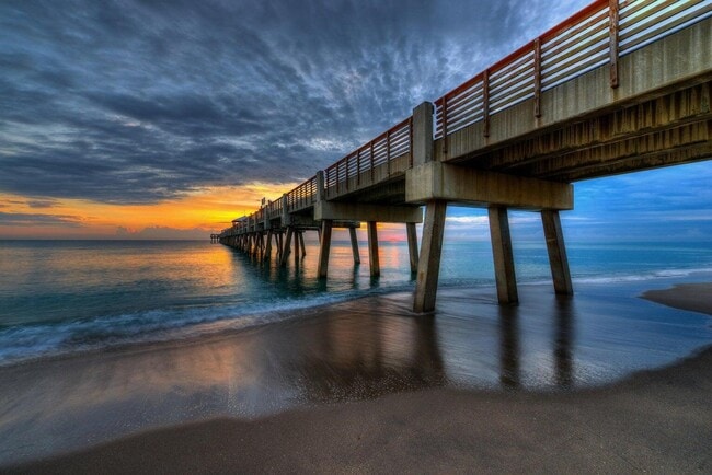 Building Photo - 501 Mainsail Cir