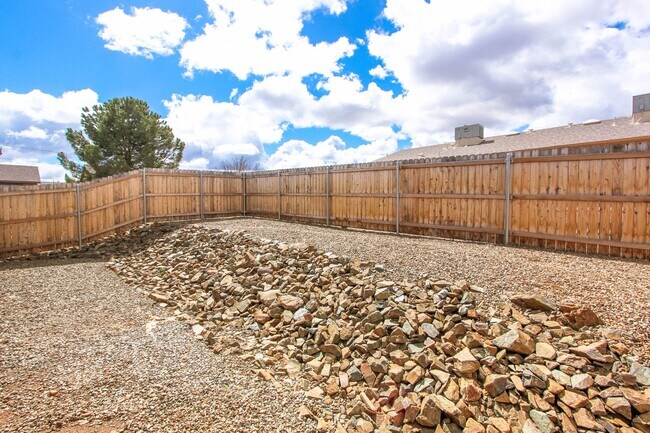 Building Photo - Three Bedroom Duplex