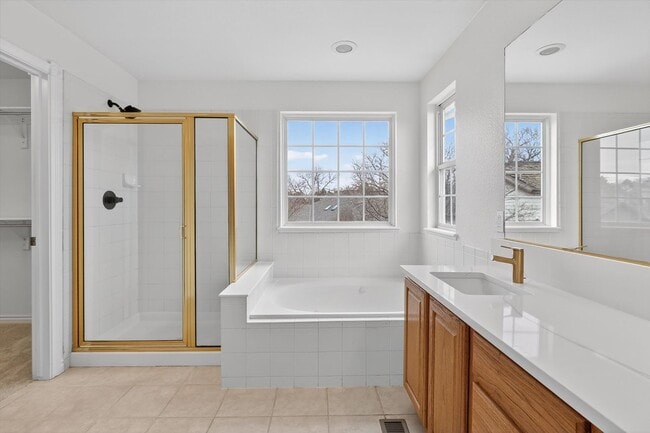 Building Photo - Stunning 5-BD 4-BA Outlook Home with Flatirons Views & Finished Basement