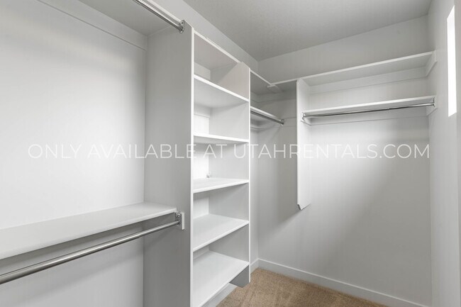 Building Photo - 1786 180 E