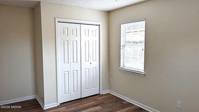 Building Photo - 310 Orchard Way