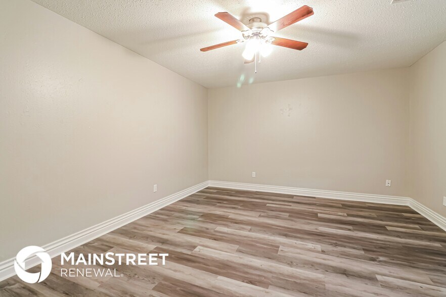 Building Photo - 909 Rolling Meadows Blvd