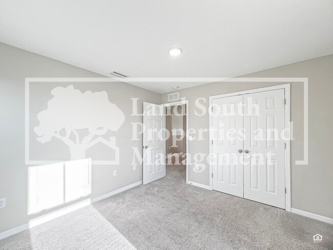 Building Photo - 5484 Siltstone St