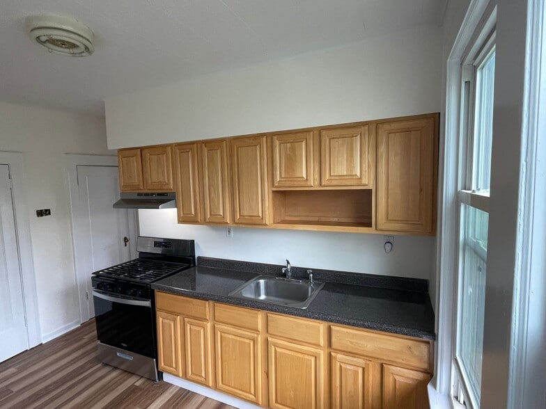 Building Photo - 38 Feiner Pl
