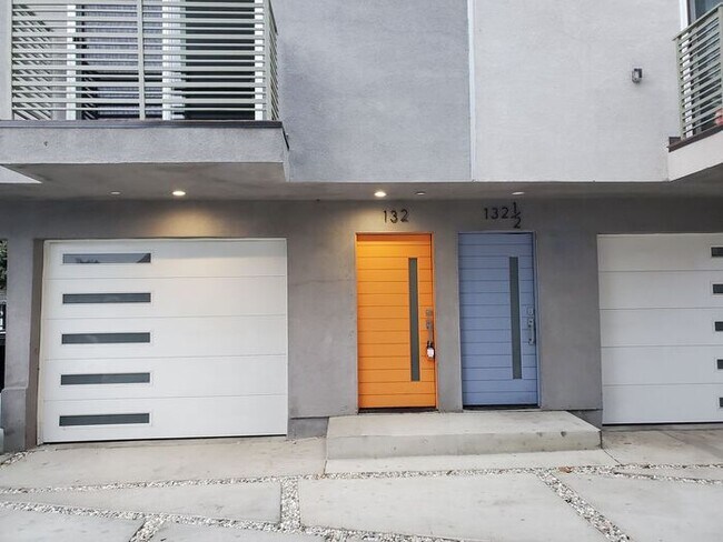 Primary Photo - 4 bed 3 bath condo unit