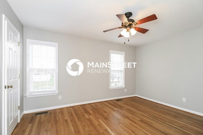 Building Photo - 3 Bedroom Pet-Friendly Home in High Point, NC with Main Street Renewal