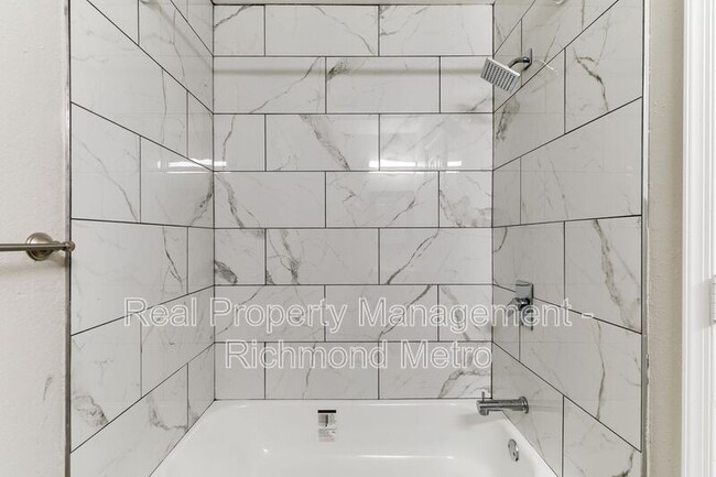 Building Photo - 37 Labrook Dr