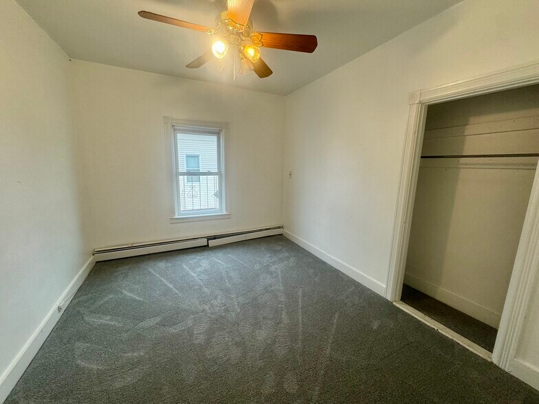 Building Photo - 61 John St