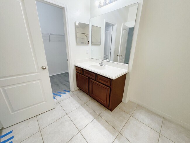Building Photo - Great 3bed/2.5bath Rental Opportunity in T...