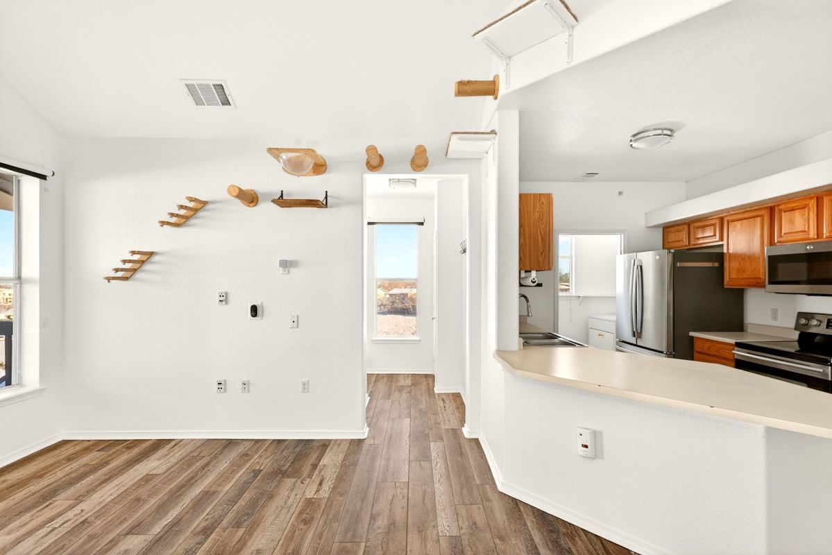 Building Photo - 18929 E Warren Cir