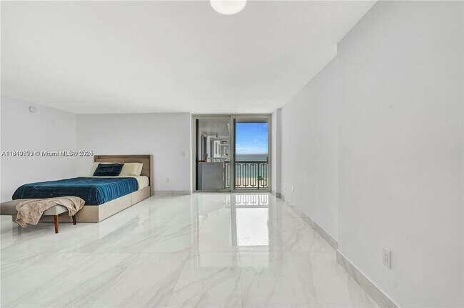 Building Photo - 401 Ocean Dr