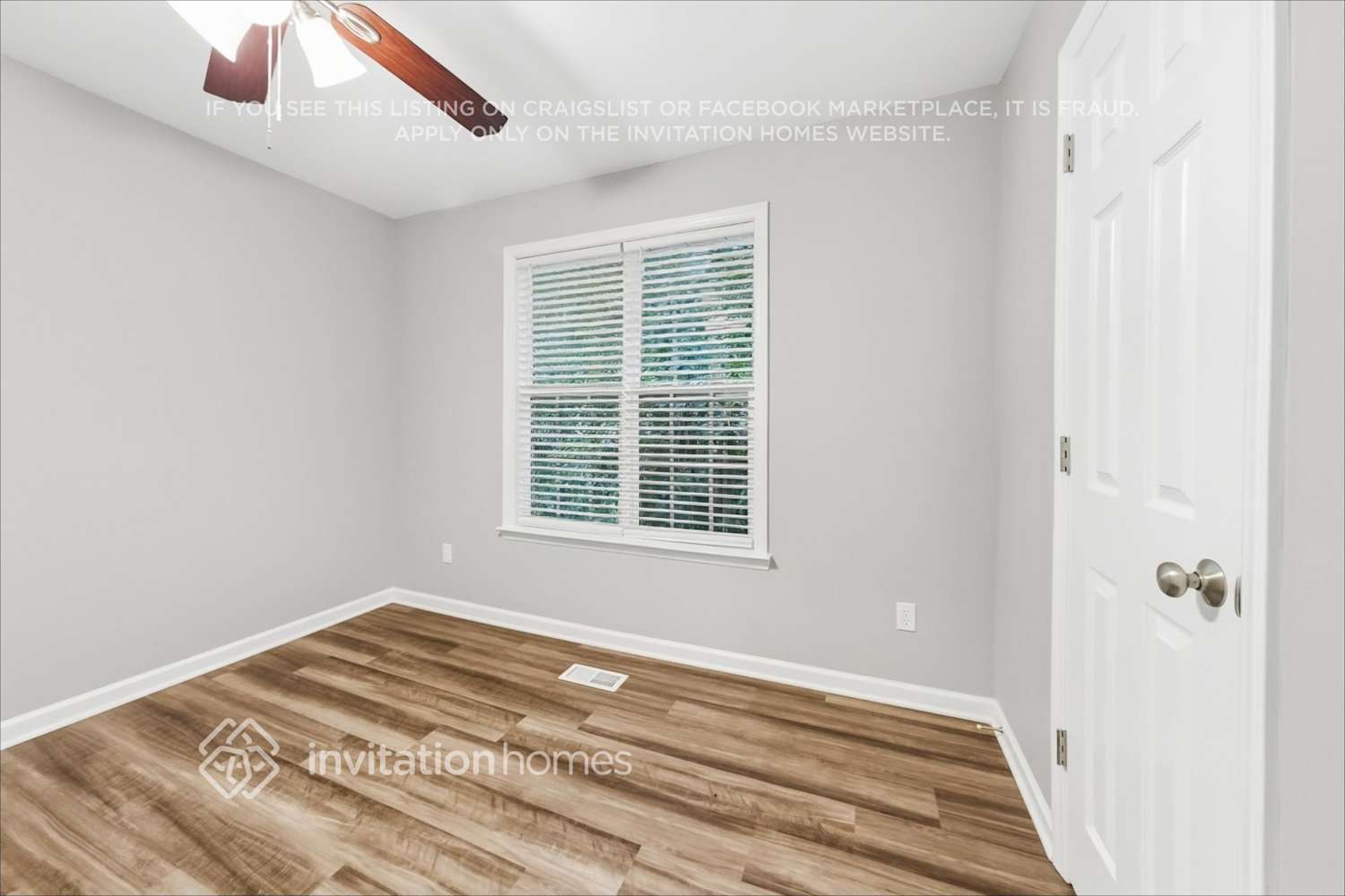 Building Photo - 204 Zircon Ln