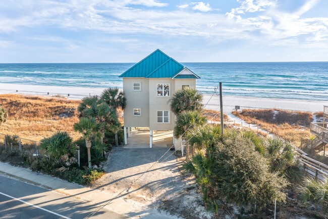 Building Photo - Newly Renovated Beach Front Four Bedroom Home