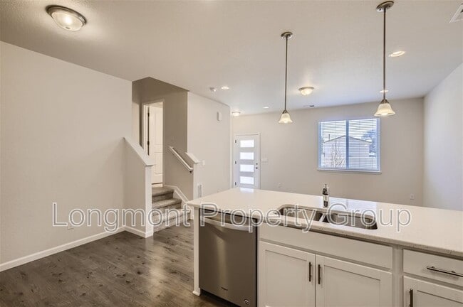 Building Photo - 679 Stonebridge Dr
