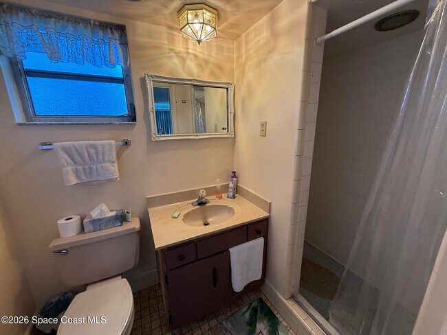 Building Photo - 1153 Belaire Dr