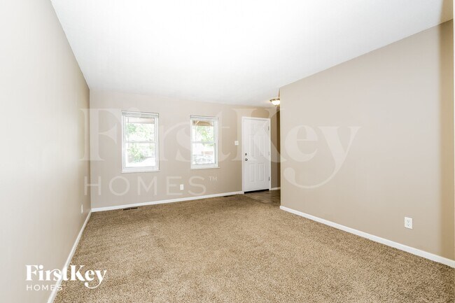 Building Photo - 2240 Spoonwood Dr