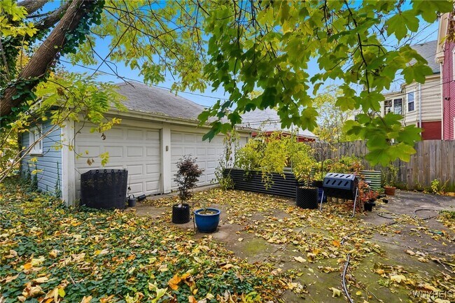 Building Photo - 830 Potomac Ave