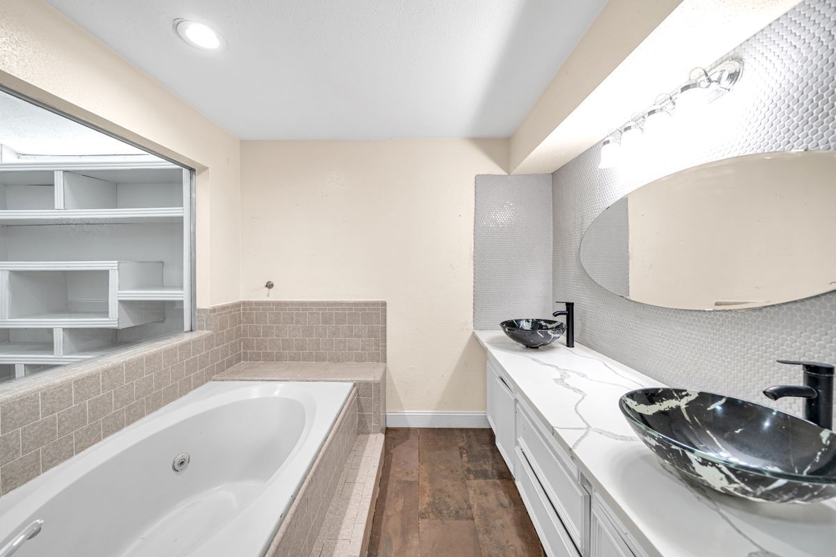 Building Photo - 13014 Skymeadow Dr