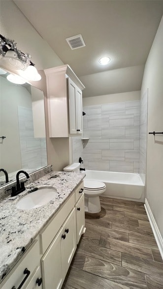 Building Photo - 906 Tippit Ln