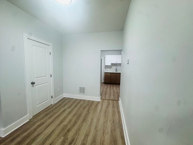 Building Photo - Refreshed 3BR/1.5Bth Home! Section 8 Accepted.