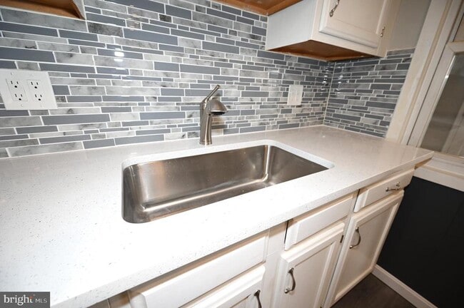 Building Photo - 2952 Sollers Point Rd