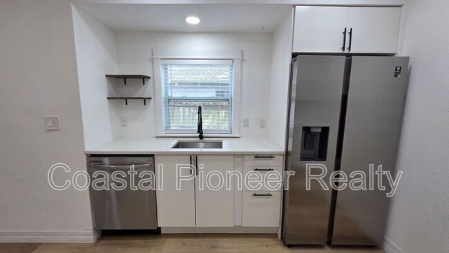 Building Photo - 5420 29th Ave S