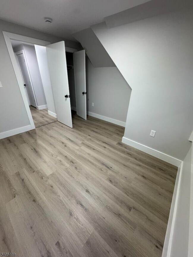 Building Photo - 859 S 16th St