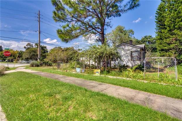 Building Photo - 2201 Virginia Dr