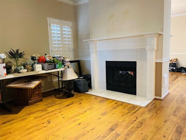 Building Photo - 21619 San Marino Dr