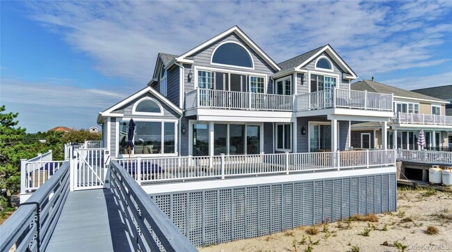 Building Photo - 939 Dune Rd