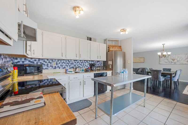 Building Photo - 5604 Perrin St