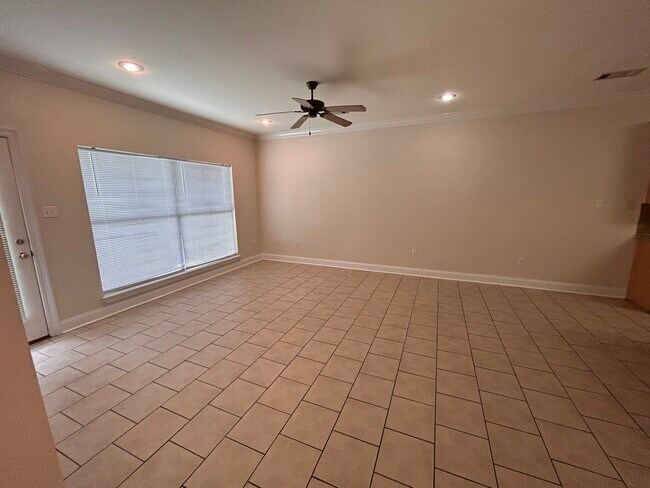 Building Photo - 12341 Pine View Ln