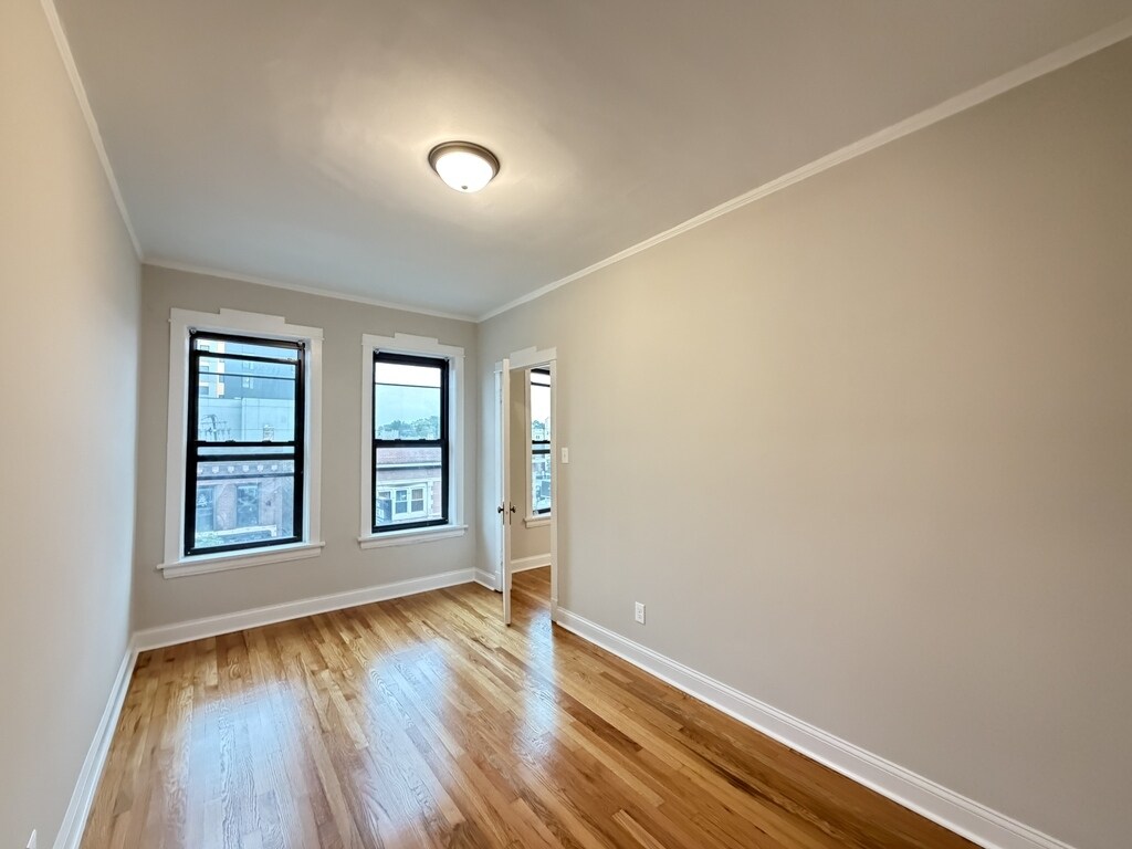 Building Photo - 2640 N Milwaukee Ave