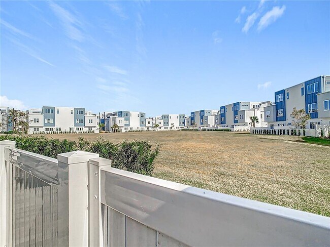 Building Photo - 7770 Sandy Ridge Dr