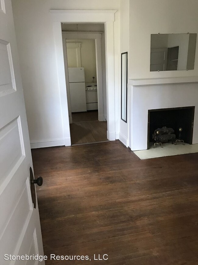 Building Photo - 108 S Park Dr