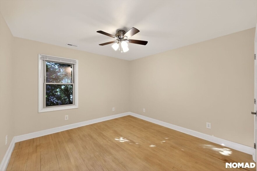 Building Photo - 119 Wilmot Dr