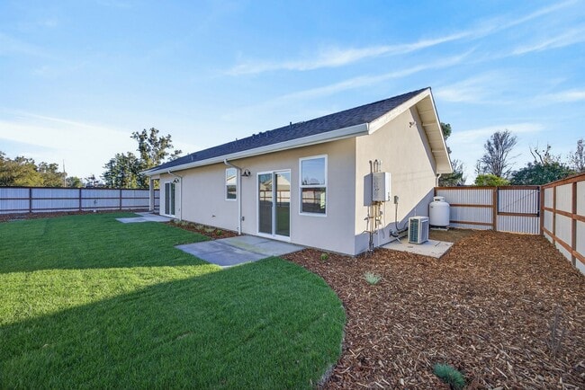 Building Photo - 35622 Yosemite Ave