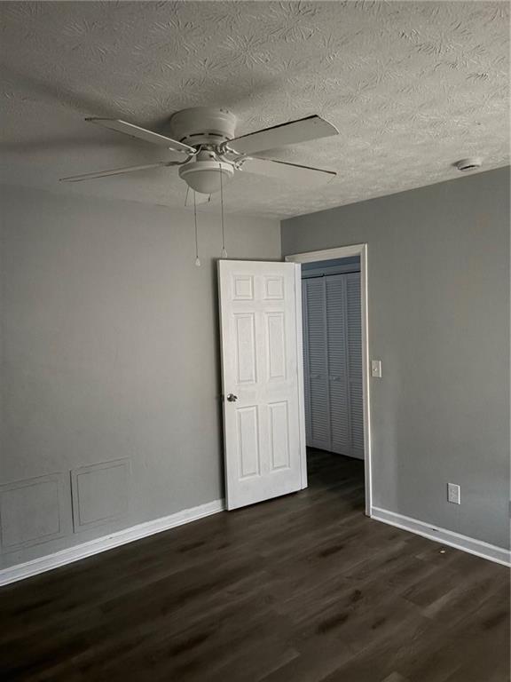 Building Photo - 1136 Summer Brook Rd