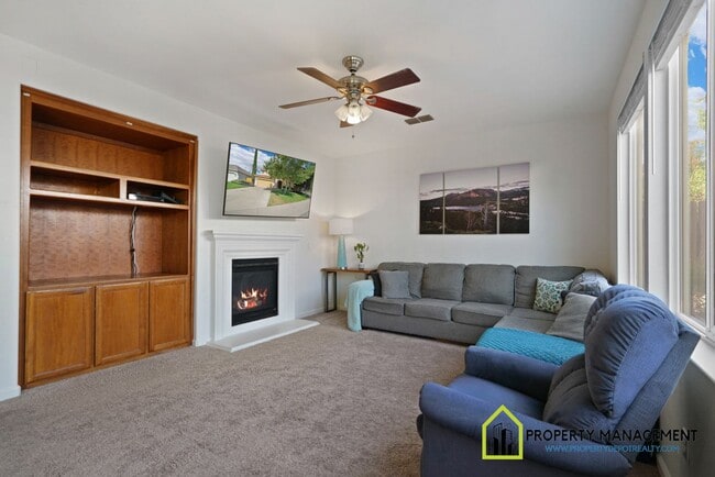 Building Photo - Charming 3-4 Bedroom Home with Top-Rated S...