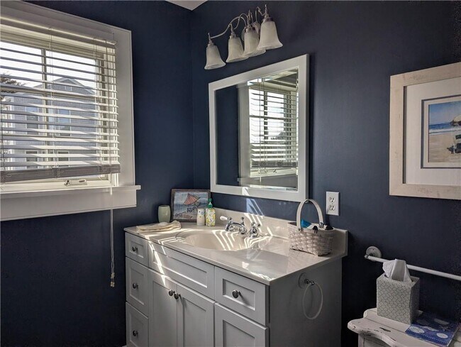 Building Photo - 209 Pond Shore Dr