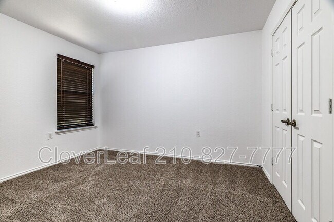 Building Photo - 7422 Bluebonnet Bay