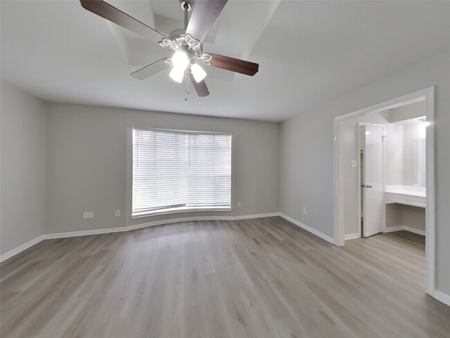 Building Photo - 16311 Green Shade Dr